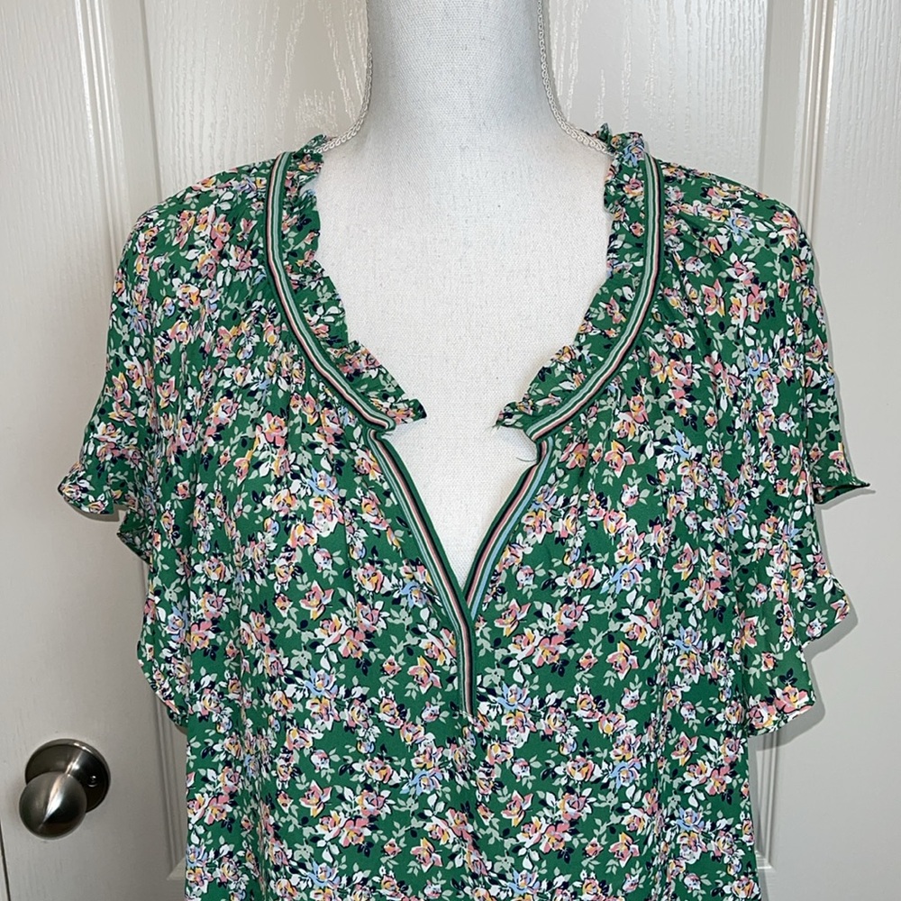EUC Max Studio Green Floral Blouse size 1X - Picture 3 of 3